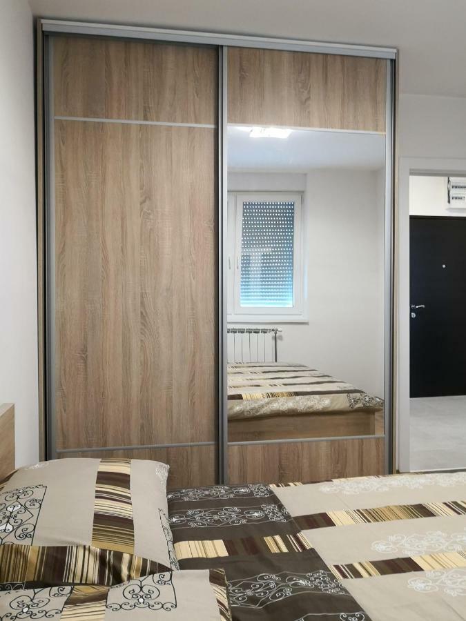 Apartman Gaga Lukavica ภายนอก รูปภาพ